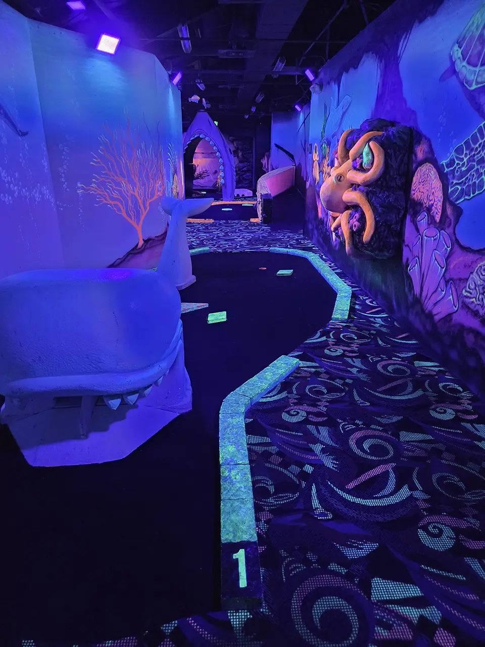glow in the dark mini golf gallery